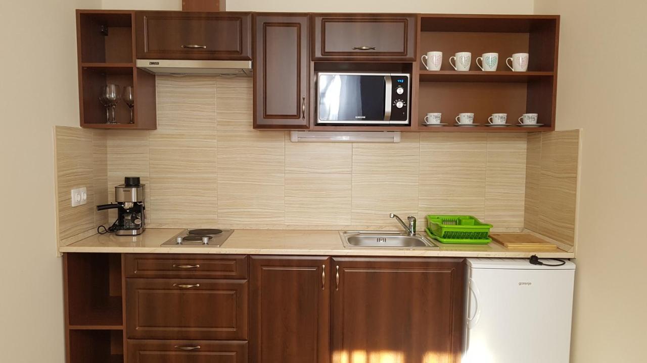 Toscana Apartman Gyula Bagian luar foto