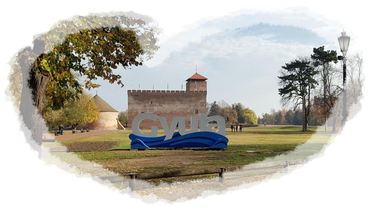 Toscana Apartman Gyula Bagian luar foto