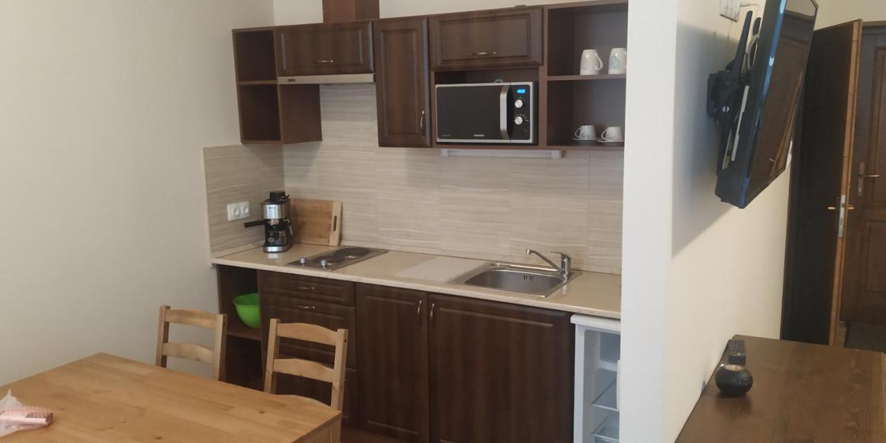 Toscana Apartman Gyula Bagian luar foto